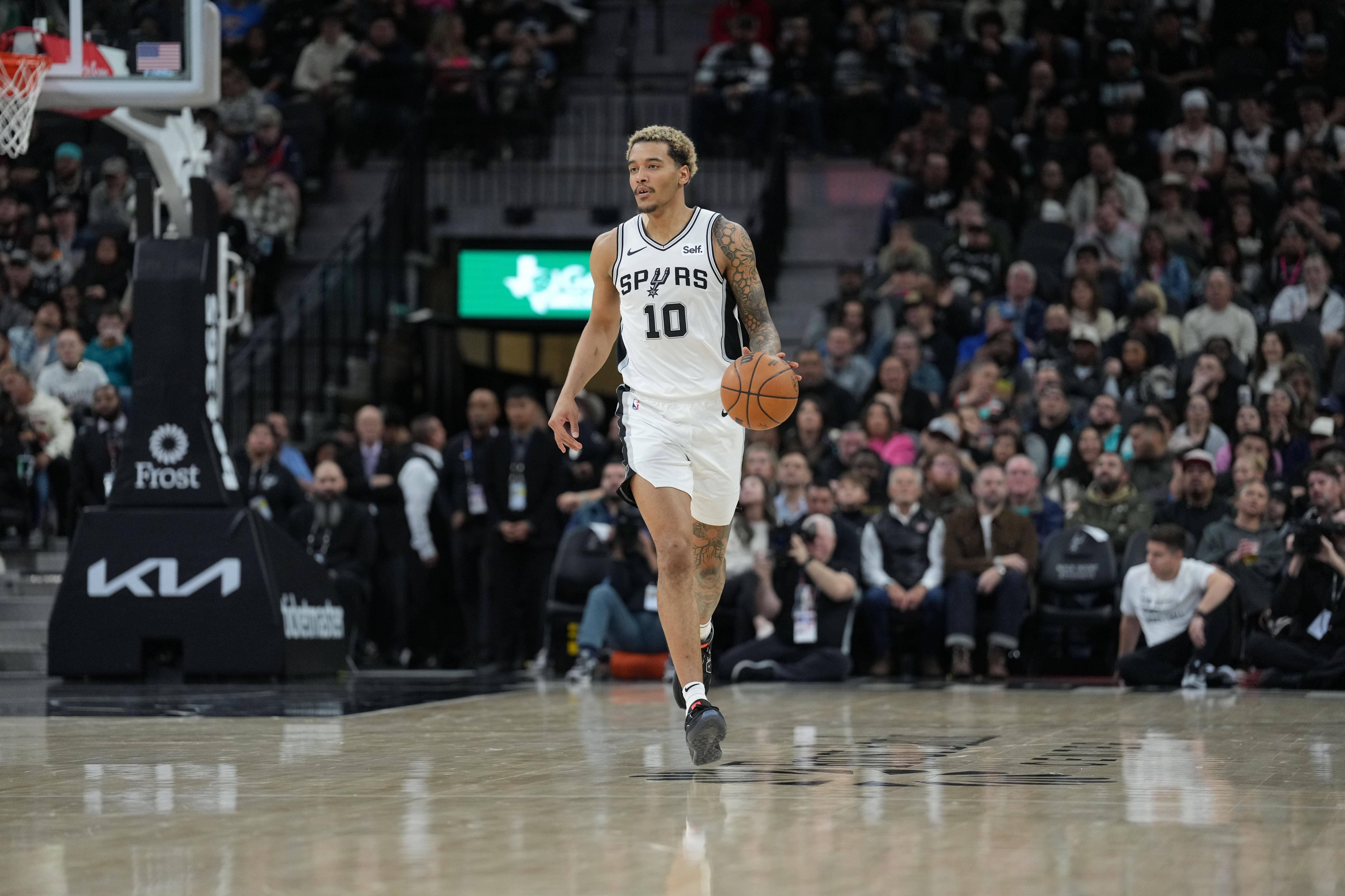 NBA鹈鹕新秀惊艳表现，年轻力量崛起